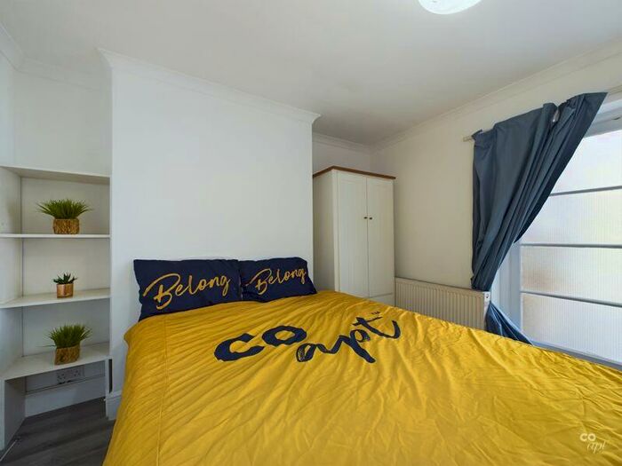 5 Bedroom Semi-Detached House To Rent In Upper Bevendean Avenue, Brighton, BN2