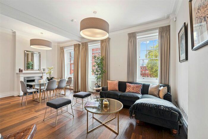 2 Bedroom Flat To Rent In Cadogan Square, London, SW1X