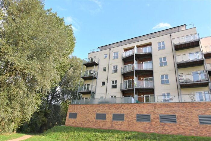 2 Bedroom Flat To Rent In Kingfisher Close, Warwick, CV34