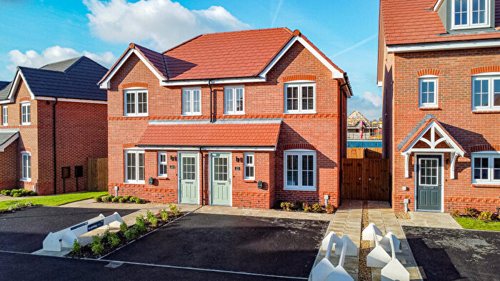 3 Bedroom Semi-Detached House To Rent In Clive Road, Crewe, CW1