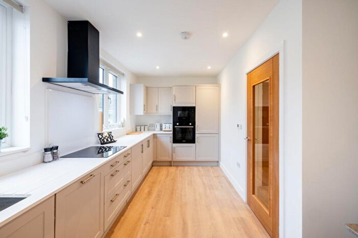 3 Bedroom Semi Detached House For Sale In Elmford Close, Purley, CR8