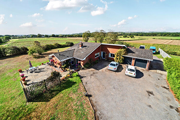 4 Bedroom Detached Bungalow For Sale In Forge Road, Kingsley, GU35