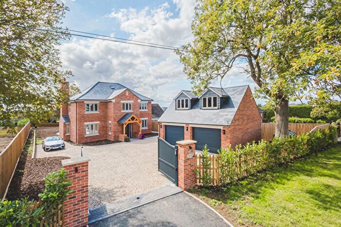5 Bedroom Detached House For Sale In Brinkworth Road, Royal Wootton Bassett, SN4