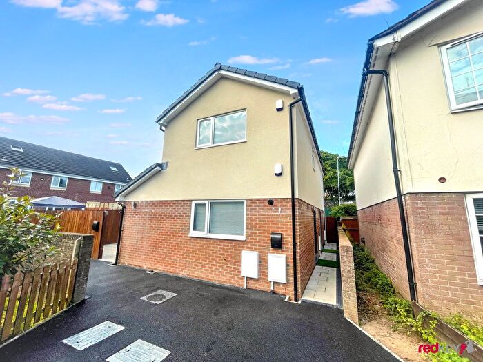 2 Bedroom Flat To Rent In Plasmawr Road, Fairwater, Cardiff, CF5