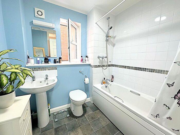 2 Bedroom Detached Bungalow To Rent In St Francis Chase, Bexhill-On-Sea, TN39
