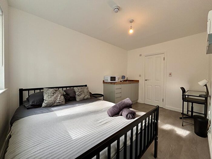 Studio To Rent In Kings Road, SE25
