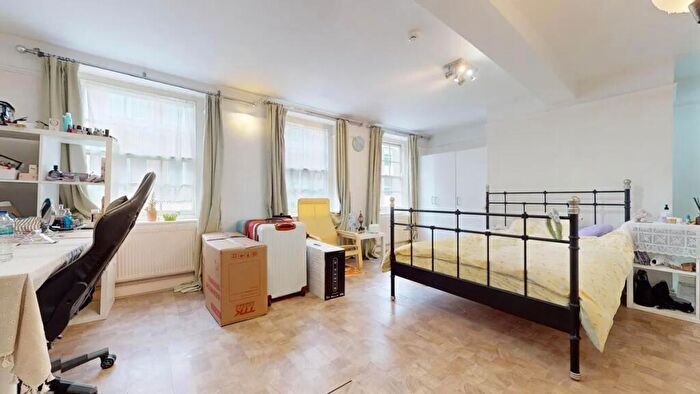 6 Bedroom House To Rent In Alie Street, London, E1