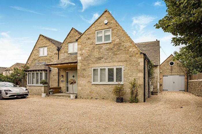 4 Bedroom Detached House For Sale In Courtbrook, Fairford, Gloucestershire, GL7