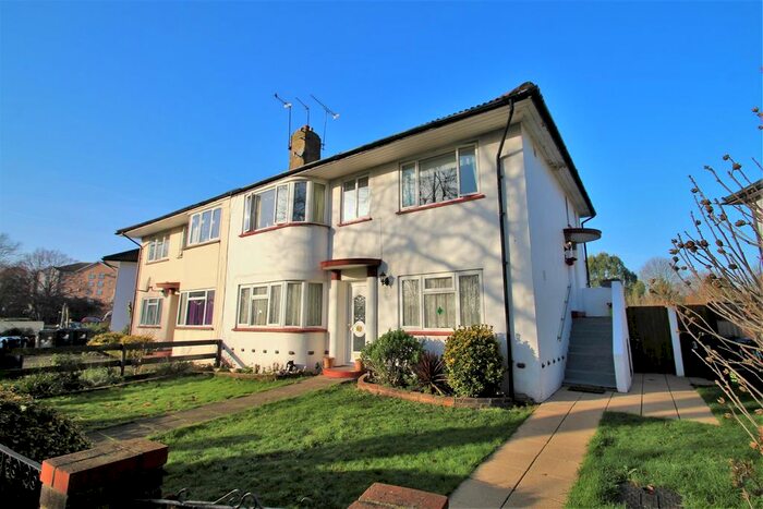 2 Bedroom Flat To Rent In Costons Lane, Greenford, UB6