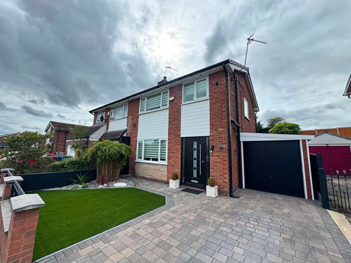 3 Bedroom Semi-Detached House For Sale In Salisbury Road, Radcliffe, Manchester, M26