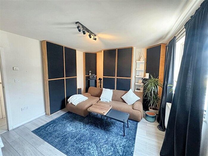 3 Bedroom House To Rent In Bisson Road, Stratford, E15