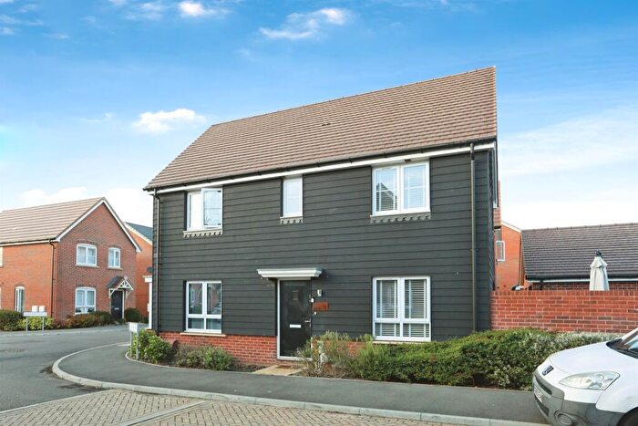 3 Bedroom Detached House For Sale In Saunders Field, Maidstone, ME17