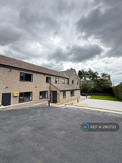 3 Bedroom Flat To Rent In Bramley Lane, Halifax, HX3