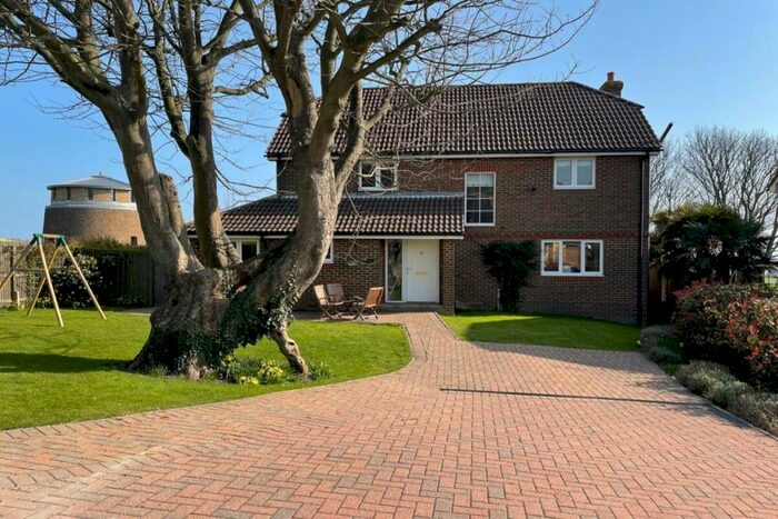 4 Bedroom Detached House To Rent In Swiss Way, Folkestone, CT19