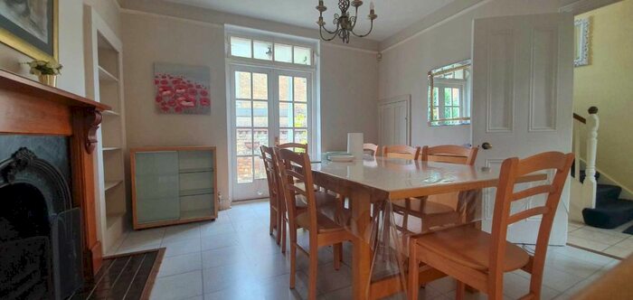 5 Bedroom Detached House To Rent In Warwick Road, West Drayton, UB7