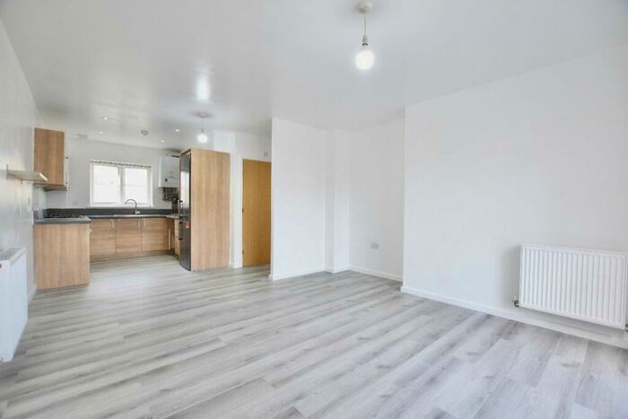 2 Bedroom Flat To Rent In Clark Grove, Seven Kings, IG3