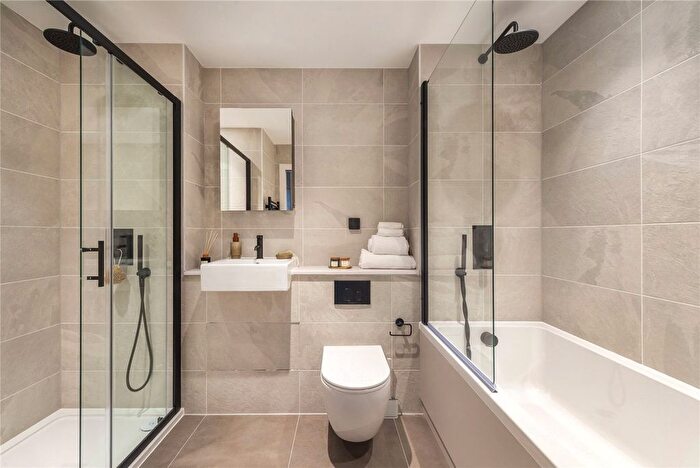 1 Bedroom Flat For Sale In Park North, Stamford Road, N15