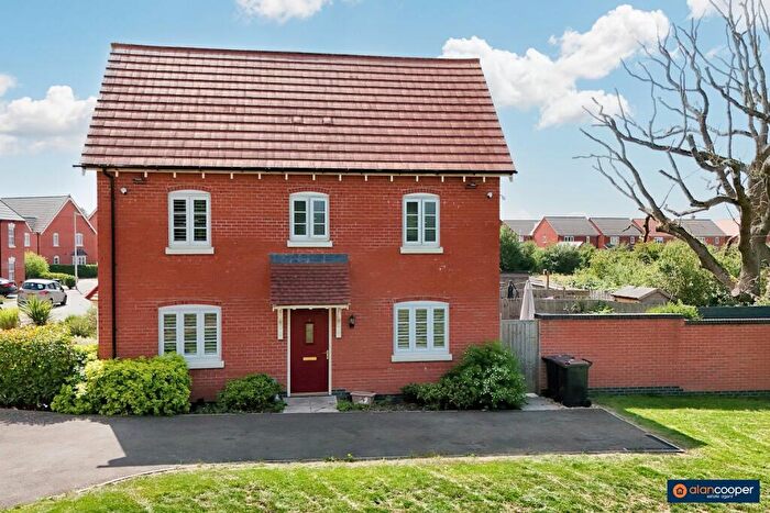 3 Bedroom End Of Terrace House For Sale In Russett Avenue, Manor Fields, Nuneaton, CV11