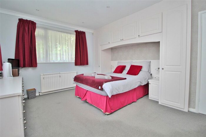 2 Bedroom Bungalow For Sale In Nepcote Lane, Findon Village, Worthing, West Sussex, BN14