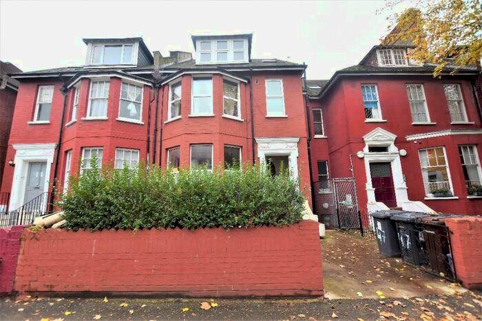 2 Bedroom Flat To Rent In Northfield Road, London, N16