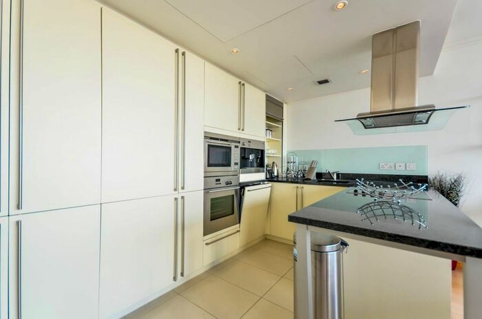 1 Bedroom Flat To Rent In West India Quay, Canary Wharf, London, E14