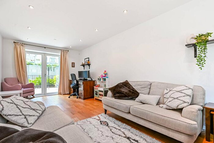 3 Bedroom Terraced House To Rent In Prospect Row, Stratford, London, E15