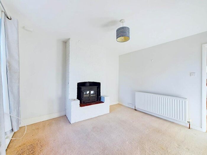 2 Bedroom Semi-Detached House For Sale In Pump Lane North, Marlow, SL7