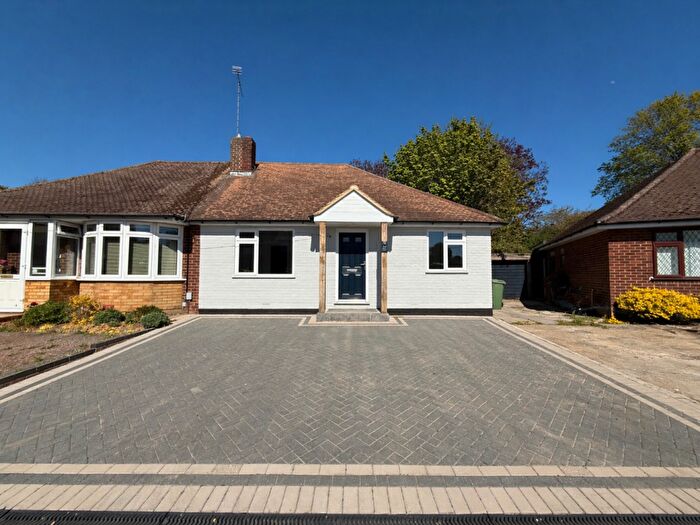 3 Bedroom Bungalow For Sale In Dunstable, Bedfordshire, LU5