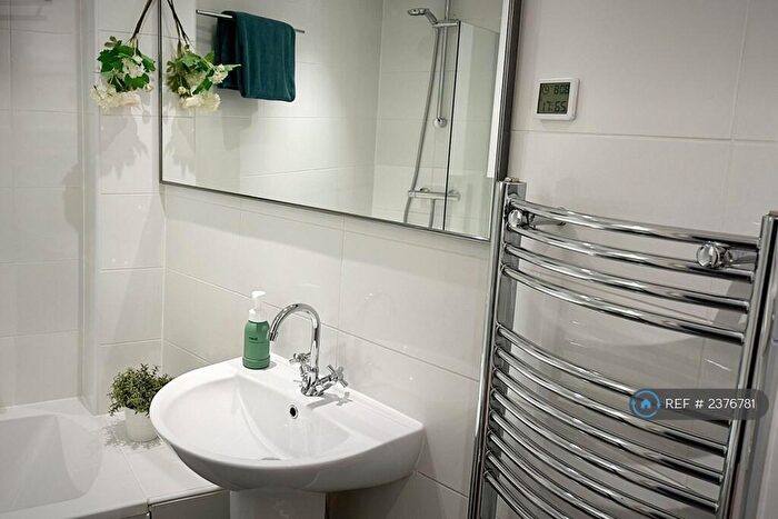 2 Bedroom Flat To Rent In Creighton Avenue, London, N10