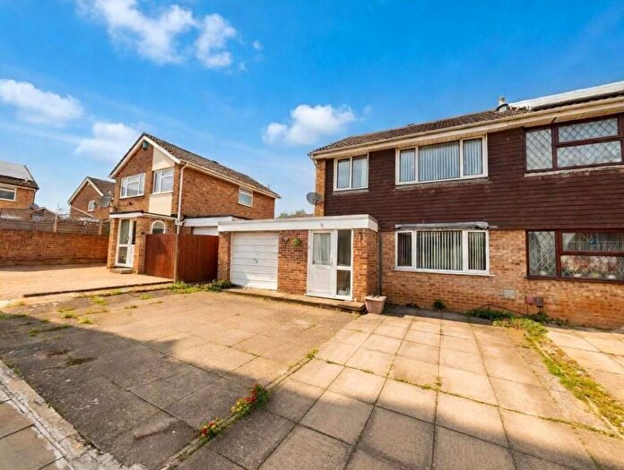 3 Bedroom Semi Detached House For Sale In East Mead Court, Standens Barn, Northampton, NN3