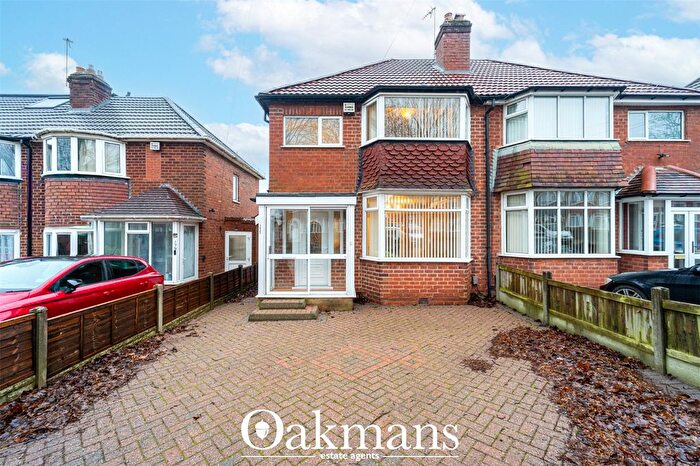 3 Bedroom Semi Detached House For Sale In Kingshurst Road, Birmingham, West Midlands, B31
