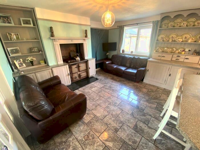 3 Bedroom SemiDetached House For Sale In Hill View, Farrington Gurney