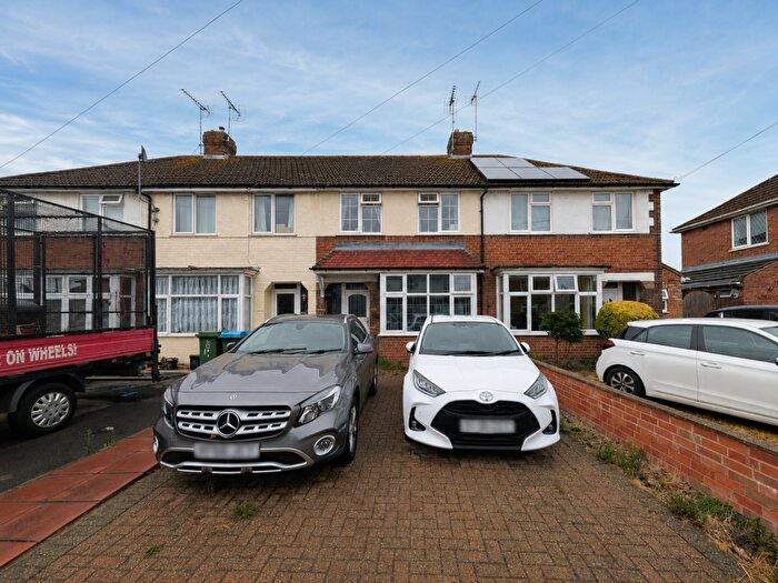 3 Bedroom House To Rent In Cromwell Avenue, Aylesbury, HP19