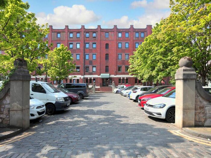2 Bedroom Flat To Rent In Chapel Lane, Edinburgh, EH6