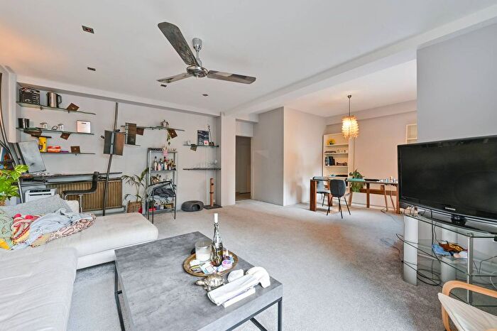 2 Bedroom Flat To Rent In Cranfield House, Bloomsbury, London, WC1B
