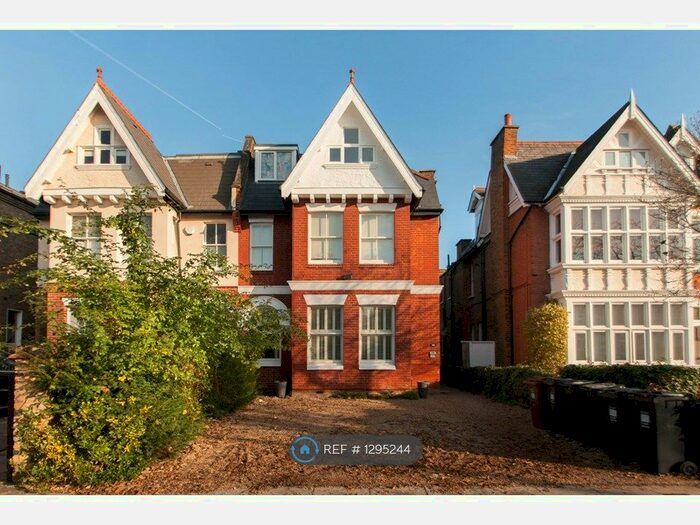 2 Bedroom Flat To Rent In Grove Park Gardens, London W4