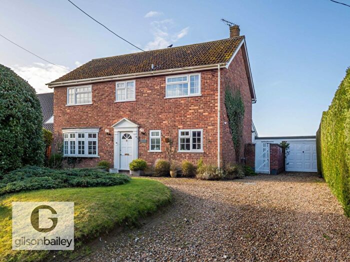 4 Bedroom Detached House For Sale In Church Road, Great Plumstead, NR13