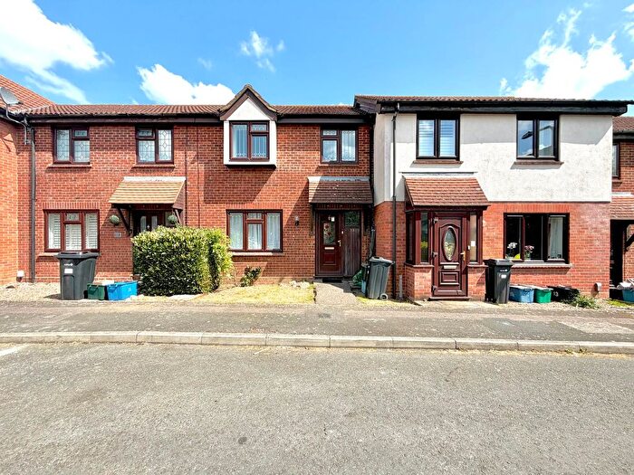 3 Bedroom Property To Rent In Trafford Close, Ilford, IG6