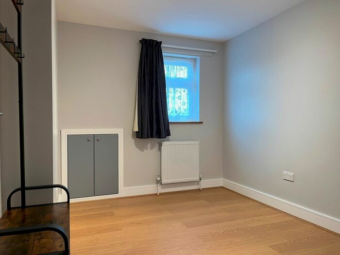 Studio To Rent In Belmont Road, Turnpike Lane, N17