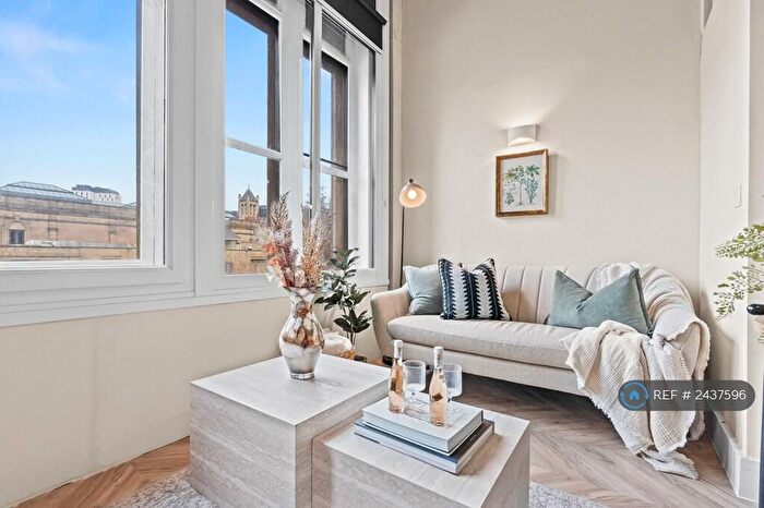 1 Bedroom Flat To Rent In The Headrow, Leeds, LS1