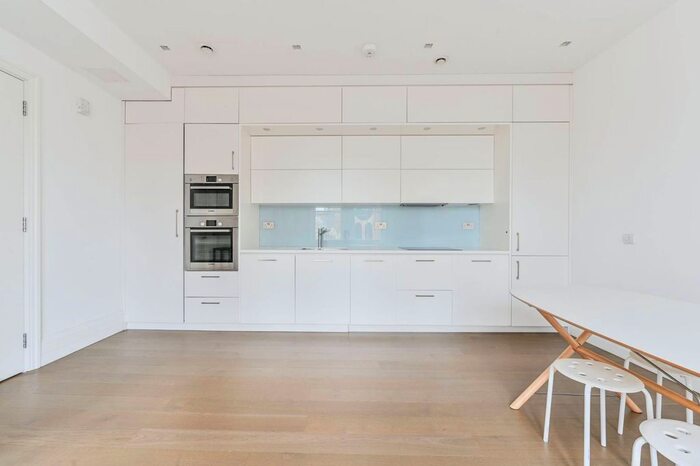 1 Bedroom Flat To Rent In Kennington Lane, Vauxhall, London, SE11