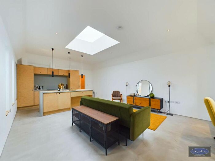 1 Bedroom Ground Maisonette To Rent In Whittington Road, Bounds Green, London, N22