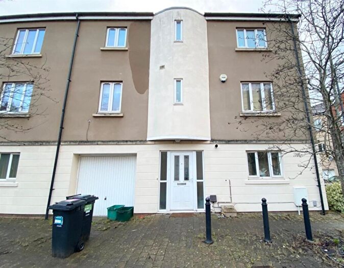 5 Bedroom End Of Terrace House To Rent In Jekyll Close, Stapleton, BS16