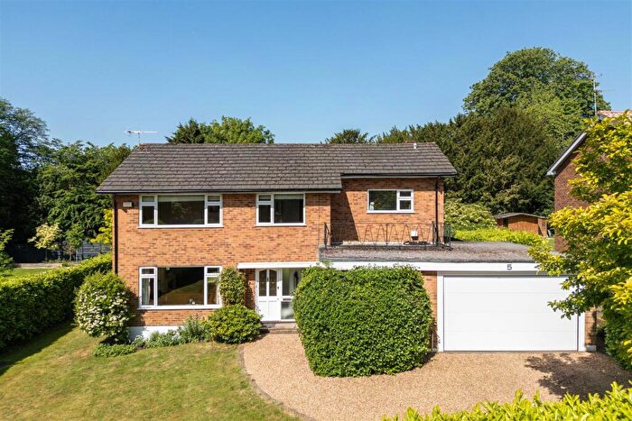 4 Bedroom Detached House For Sale In Beverley Heights, Reigate, RH2