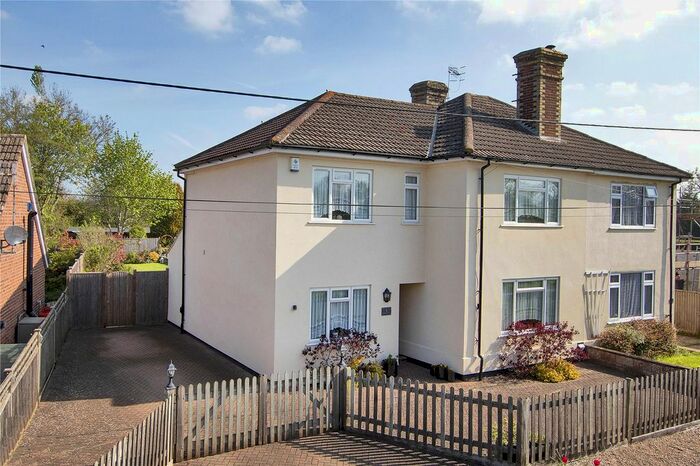 4 Bedroom Semi-Detached House For Sale In Claygate Road, Laddingford, Maidstone, Kent, ME18