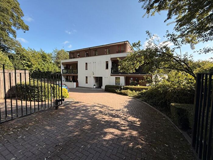 2 Bedroom Apartment To Rent In Allerton Park, Leeds, LS7