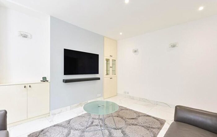 1 Bedroom Flat To Rent In Homer Street, Marylebone, London, W1H