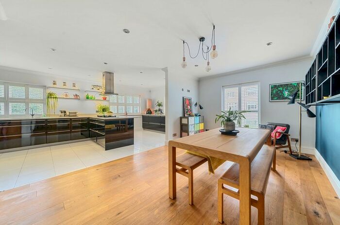 5 Bedroom Detached House For Sale In Molyneux Park Road, Tunbridge Wells, TN4