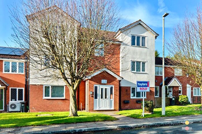 2 Bedroom Flat For Sale In Foxdale Drive, Brierley Hill, West Midlands, DY5