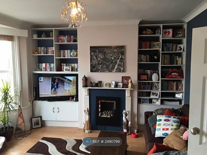1 Bedroom Flat To Rent In Hollingbury Road, Brighton, BN1